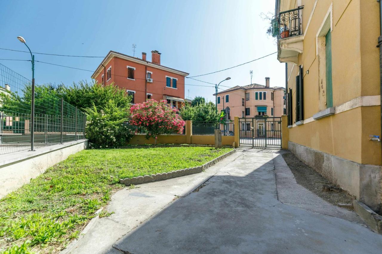 11 Venice Garden Private Garden Parking Free Leilighet Marghera Eksteriør bilde